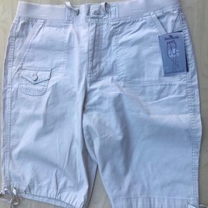 Gloria Vanderbilt Bermuda shorts